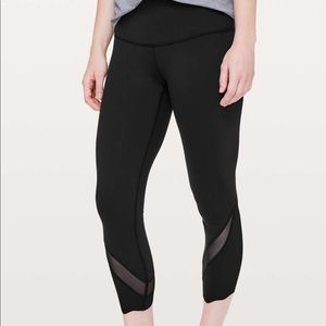 Lululemon Scallop hem Wunder Under 23” Crop